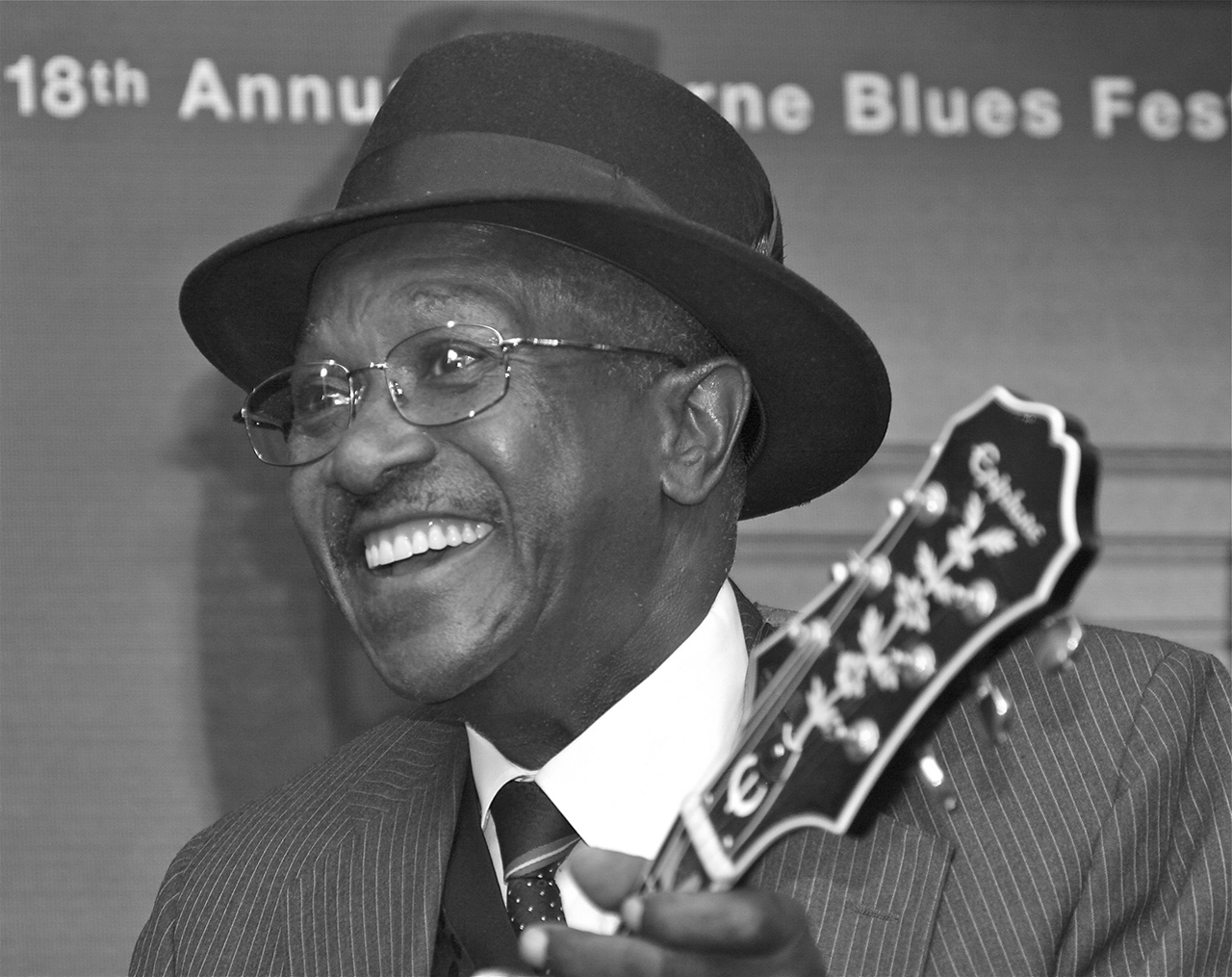 2) Elmore James Jr. (Lucerna 2012, foto Mike Stepehnson ©)